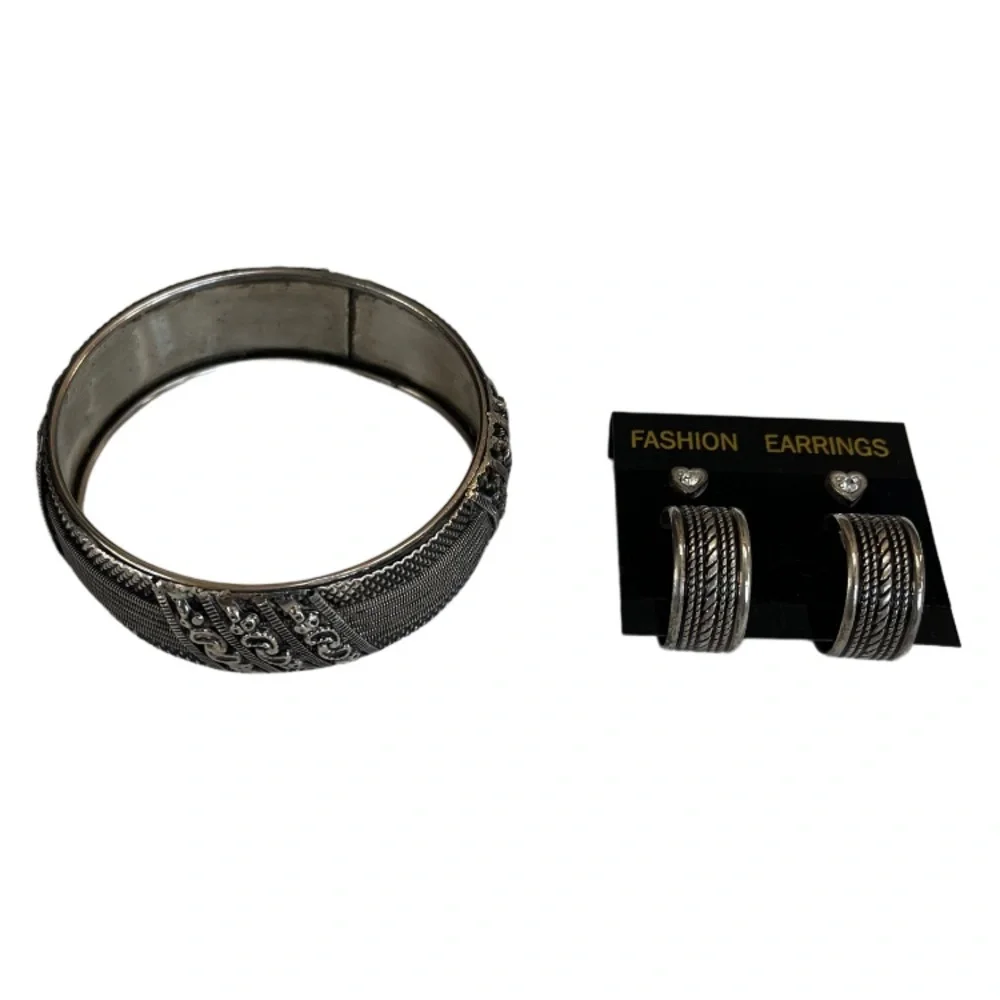 None matching bangle
